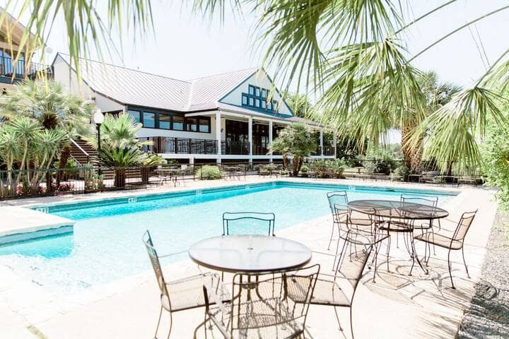 Pool 49 of 68